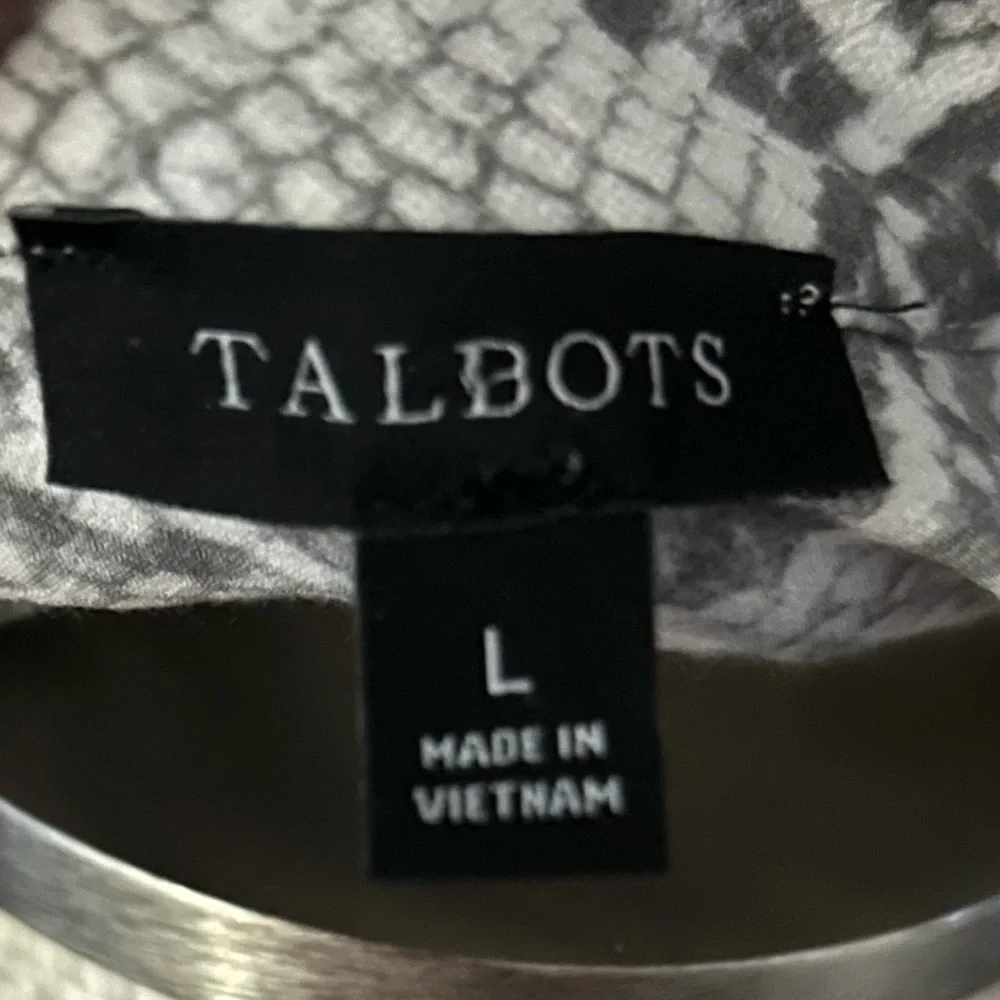 Talbots Snakeskin Pattern Pleated Blouse Size Large - Picture 4 of 5